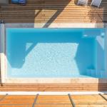 Piscine coque polyester à fond plat angles droits et parois droites modèle Maui